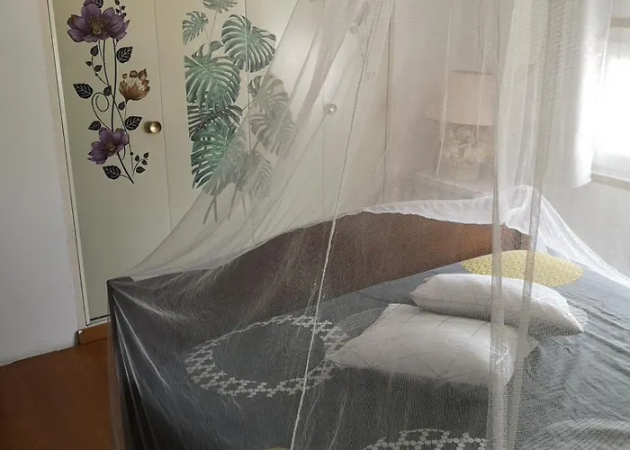 Appartement La Tour Dans De Porto-Vecchio (Corsica)